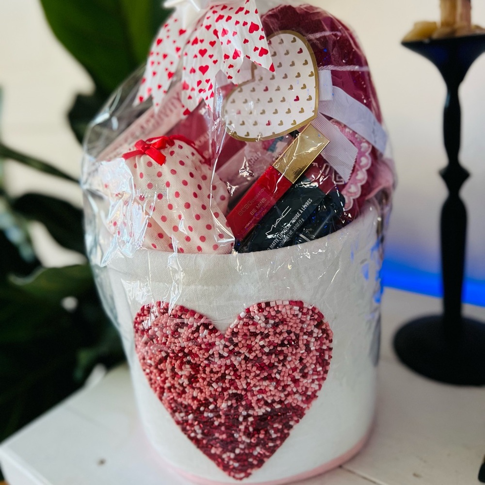 6pc Love Basket